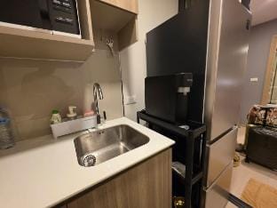 The Base Rise (Pool view condo 1 bed + workspace) Vacation rental in Kathu