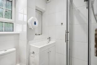 APlaceToStay Central London Apartment, Zone 1, NHG Vacation rental in London Borough of Southwark