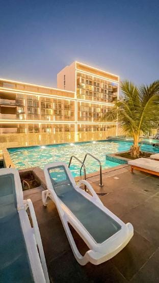 Chic 1BR Retreat with Infinity Pool in JVC, Dubai Vacation rental in Dubai