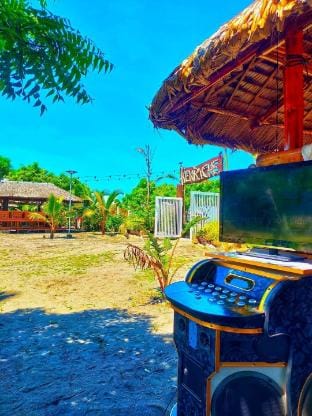 Beachfront Aircon Modern Bahay Kubo for 10 pax Vacation rental in La Union