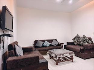 Affordable and comfortable 3bhk!! Vacation rental in New Delhi