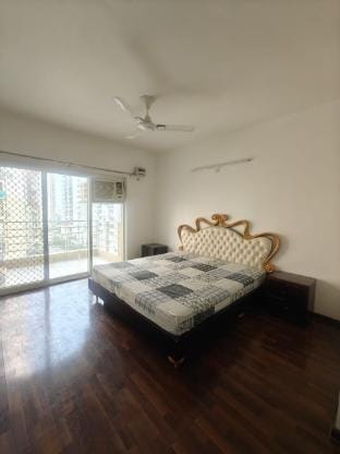 Fully Equipped Duplex Villa near Advant Navis Park Vacation rental in Noida