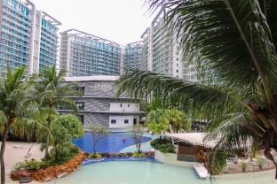 Cozy Stay at Azure - Wifi PS5 TV Popcorn Karaoke Vacation rental in Paranaque
