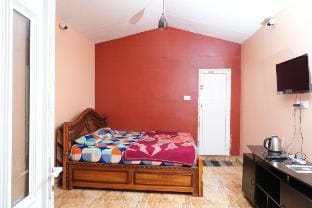 Closetoheaven 1 bedroom house with 2 tent houses Vacation rental in Kodaikanal