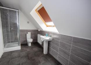 Bright & Stylish 3-Bed house Vacation rental in Coventry