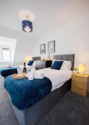 Bright & Stylish 3-Bed house Vacation rental in Coventry