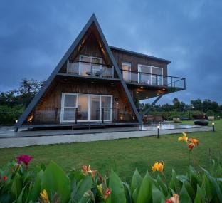 C2 Shoreside Boutique Cottage Vacation rental in Maharashtra