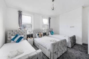 Glamorous, Spacious House Vacation rental in Croydon