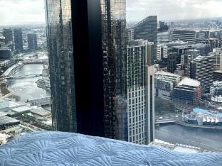 Beach-to-City Views | 2Bed-2Bath-1carpark SKY apt Vacation rental in Southbank