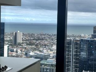 Beach-to-City Views | 2Bed-2Bath-1carpark SKY apt Vacation rental in Southbank