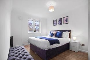 Modern 2 bedroom apartment with private parking. Vacation rental in Slough