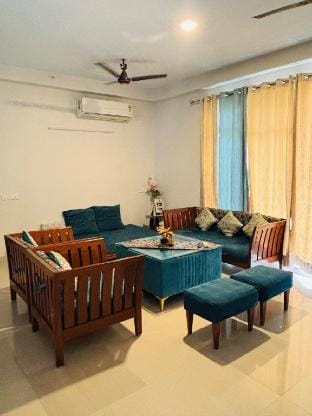 Entire Flat in Greater Noida Vacation rental in Noida