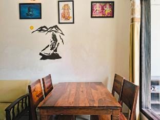 Rosemarry – 1 Room Stay in Bhowali by Homeyhuts Vacation rental in Uttarakhand
