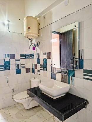 Rosemarry Villa – 2 Rooms| FF by Homeyhuts Vacation rental in Uttarakhand