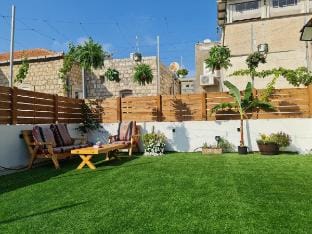 Jenis Guest House 5 Vacation rental in Haifa