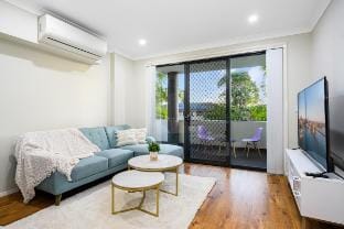 Parramatta New 2Bedroom apt close to Train/Shoping Vacation rental in Parramatta