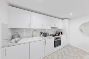Cozy Cottage 3BR | Sleeps 7 | w/ Netflix Vacation rental in Orpington