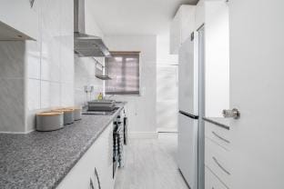 NEW! Cosy Flat | Wapping Station | Free Parking Vacation rental in London Borough of Southwark