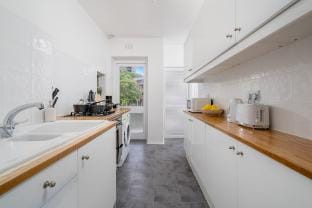 NEW! Cosy Flat | Free Parking | Wapping Station Vacation rental in London Borough of Southwark