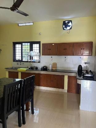 Paradise Of Ross : Spacious First Floor | Peaceful Vacation rental in Kochi