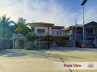 Reina's Homestay Room 4 Vacation rental in Siquijor