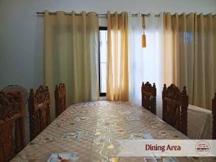 Reina's Homestay Room 3 Vacation rental in Siquijor
