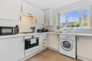 NEW Stunning Home | Free Parking | Sleep 8 | By M6 Vacation rental in Metropolitan Borough of Solihull
