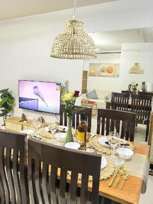 Studio Balcony Near Airport Smart Lock Netflix wfi Vacation rental in Puerto Princesa