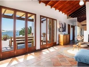 Villa Aria, Piscina & Chill out Vacation rental in Lajares