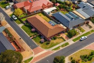 Family Oasis near Watergardens + Parking Vacation rental in Taylors Lakes