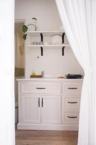 Spacious studio with Kitchen in Central HCM Vacation rental in Ho Chi Minh City