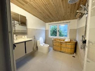 Flow – Signature Mountain View Room | F4 Vacation rental in Vietnam