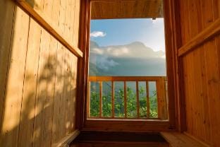 Flow – Cozy Balcony Room, Mountain View | F3 Vacation rental in Vietnam