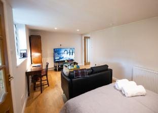 Aethelred Annexe - New Build with Full Amenities Vacation rental in Winchester