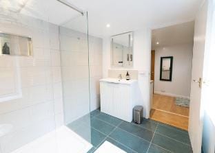 Aethelred Annexe - New Build with Full Amenities Vacation rental in Winchester