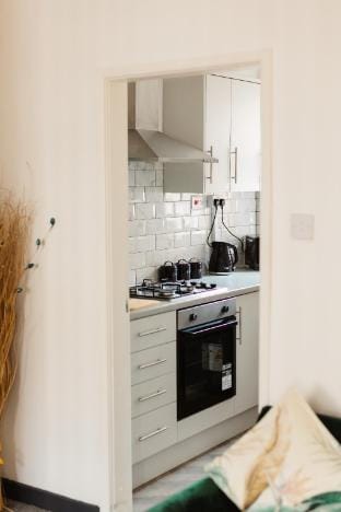 2 Bed Home | Parking | 6 Separate Beds | Smart TV Vacation rental in Widnes