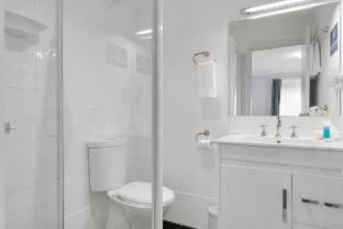 Waterview Cottage A/B Farm Stay in Broke