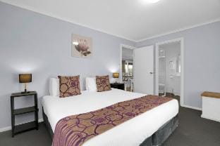Waterview Cottage A/B Farm Stay in Broke