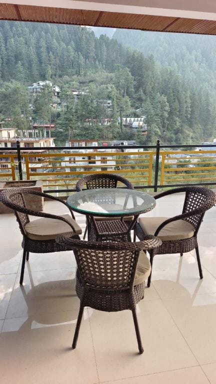 Shesh Besh Guest House & Restaurant Hotel in Himachal Pradesh