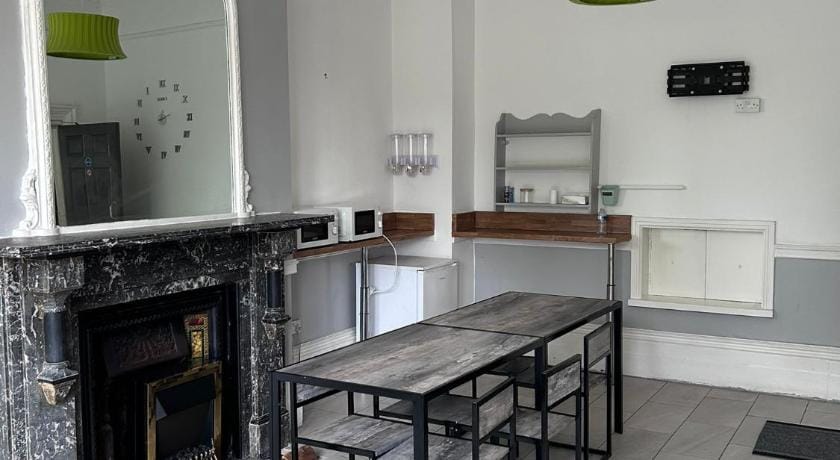 Green Lodge Near LFC Anfield - Free Street Parking Hotel in Liverpool