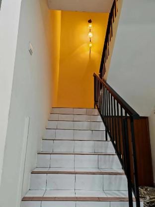 Be Stay Ipoh with parking - 14pax, 5Rooms Vacation rental in Ipoh