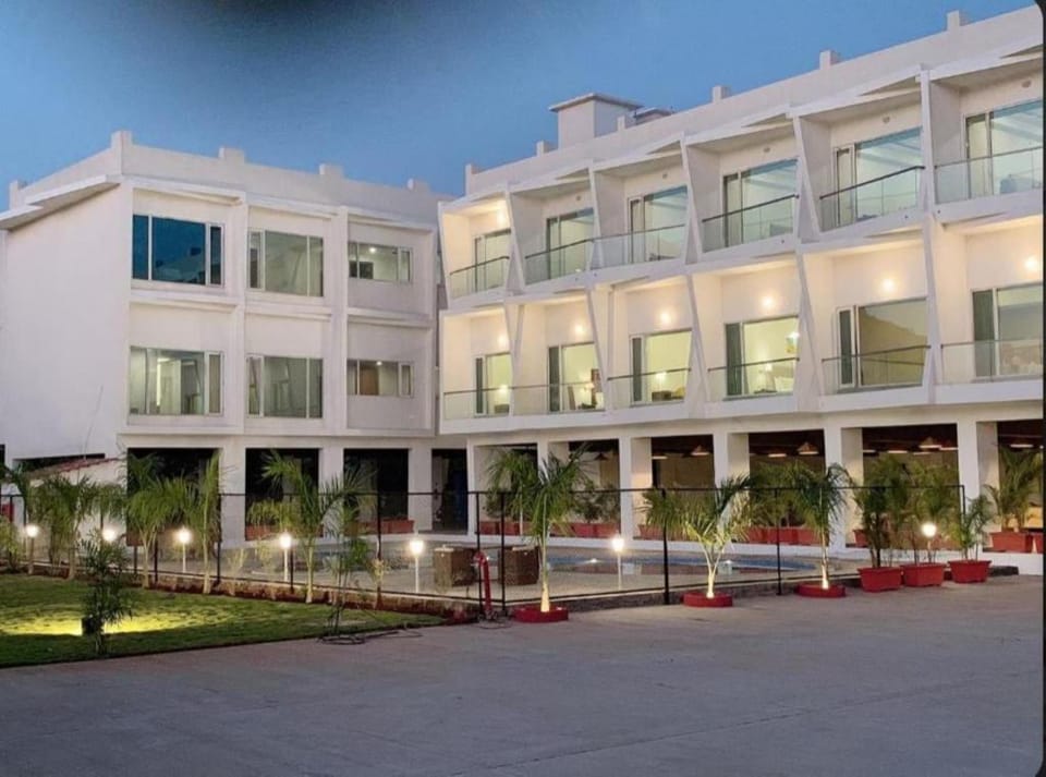 Viola Beacon Resort, Lonavala Maharashtra Hotel in Lonavla