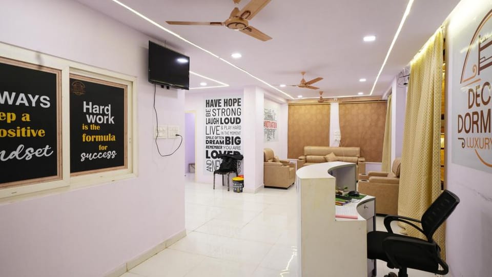 Deccan Dormitory Hotel in Hyderabad