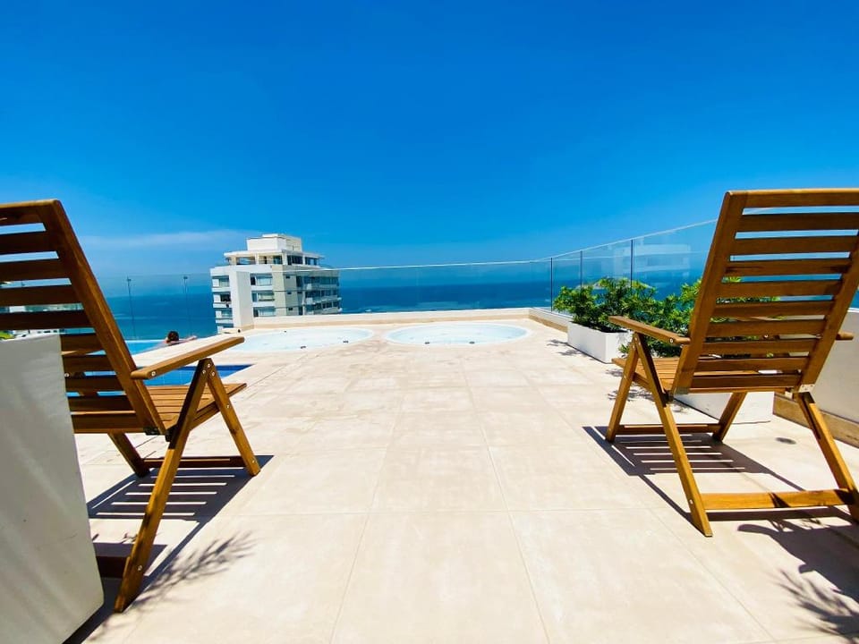 Blue Loft ocean view rooftop pool  prime location Hotel in Santa Marta