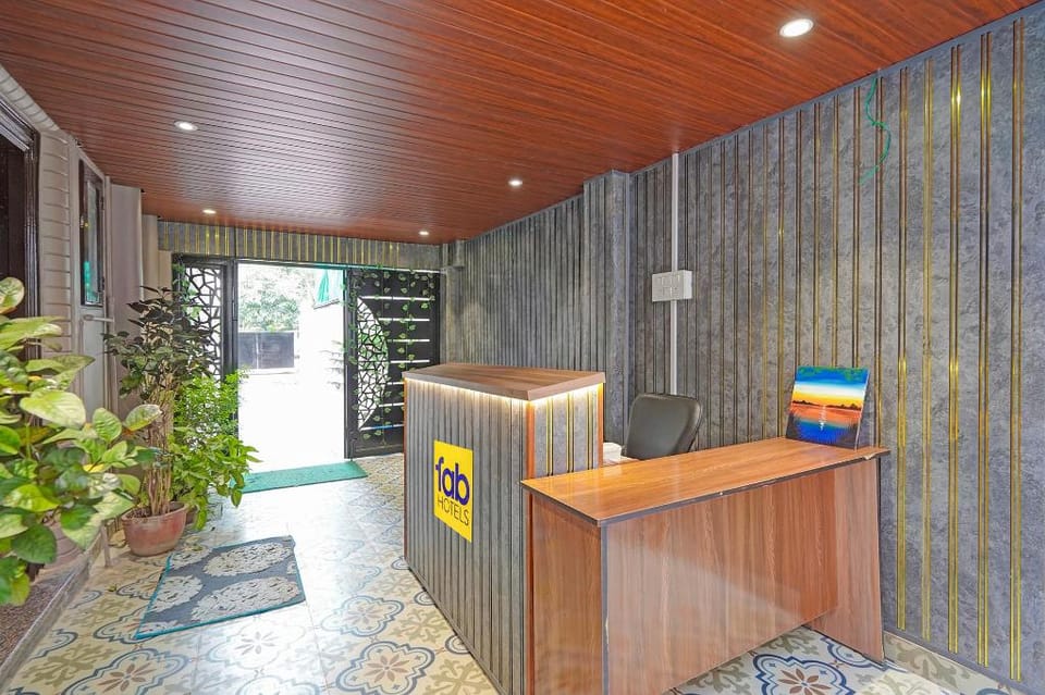 FabHotel Swaraj - Sankat Mochan Temple Hotel in Varanasi