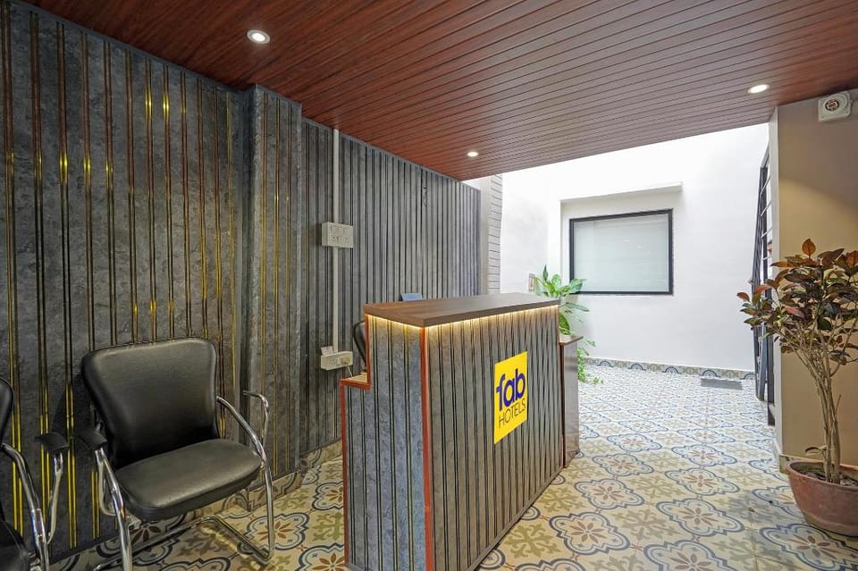 FabHotel Swaraj - Sankat Mochan Temple Hotel in Varanasi