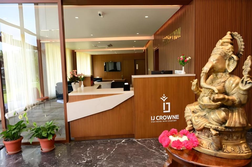 IJ CROWNE Hotel in Mysuru