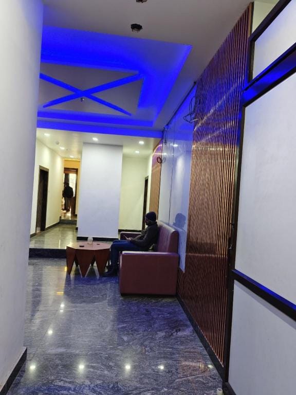 Goroomgo Siddhant Palace Varanasi Hotel in Varanasi