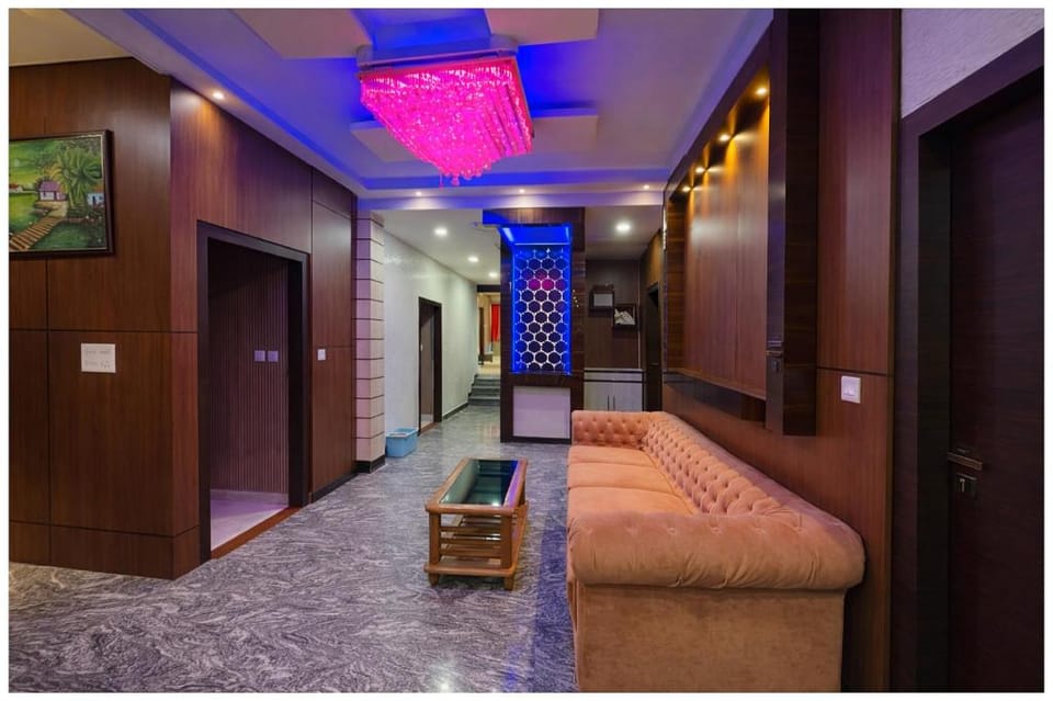 Goroomgo Siddhant Palace Varanasi Hotel in Varanasi