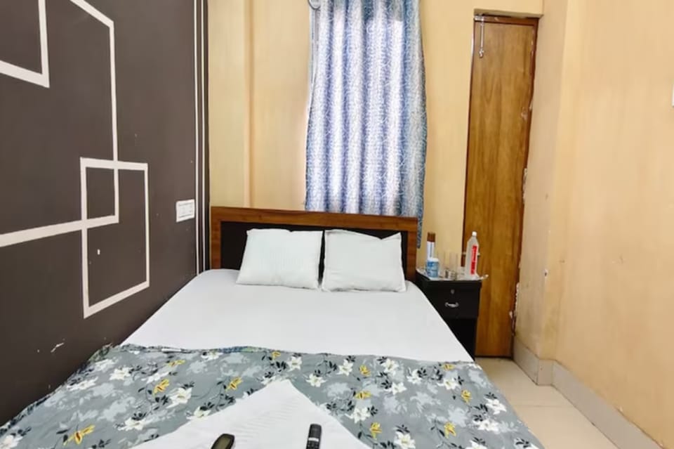 Hotel HS Roy near Bhoothnath Metro Station Hotel in India